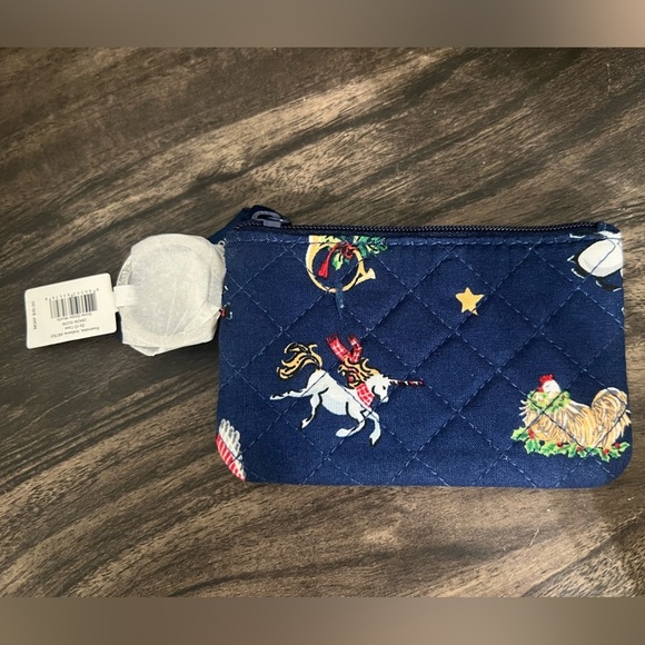 NWT-Vera Bradley Women's Cotton Zip ID Case Wallet, Snow Globe Motifs - Picture 3 of 11